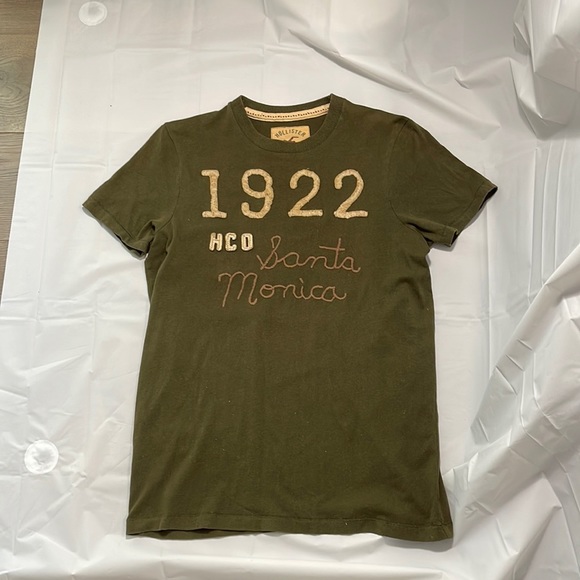 Hollister Other - Hollister men’s t-shirt